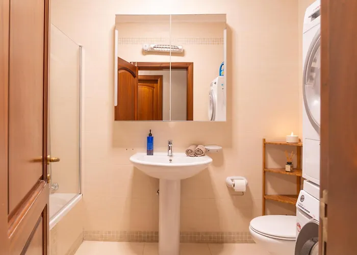 Διαμέρισμα 3br Family-friendly Sea View In *