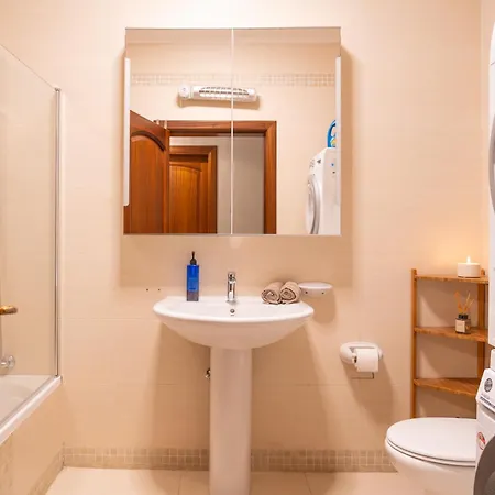 Apartamento 3br Family-friendly Sea View In *